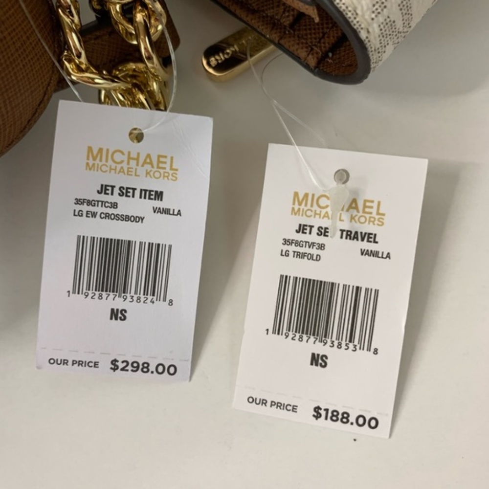 ❤️ Michael Kors Crossbody and Wallet Vanilla - Picture 7 of 8